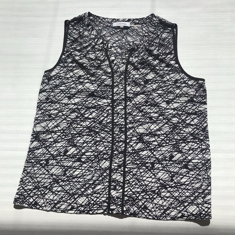 Calvin Klein Top Black /  White Size PL